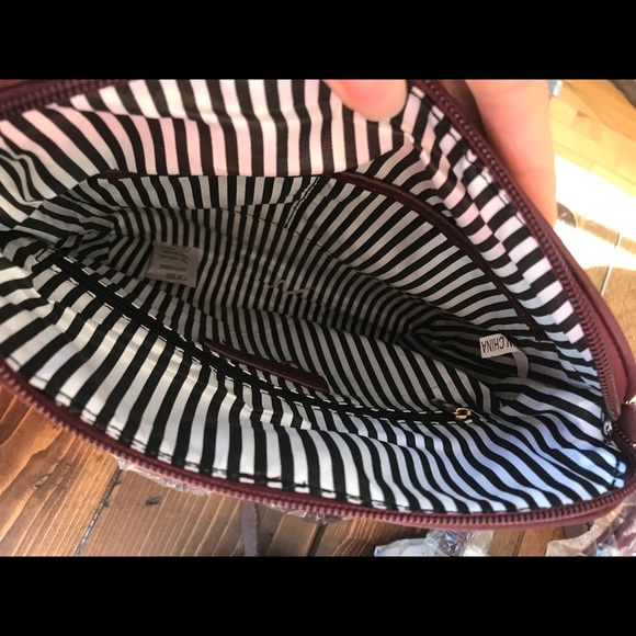 Burgundy Crossbody bag - Picture 2 of 3